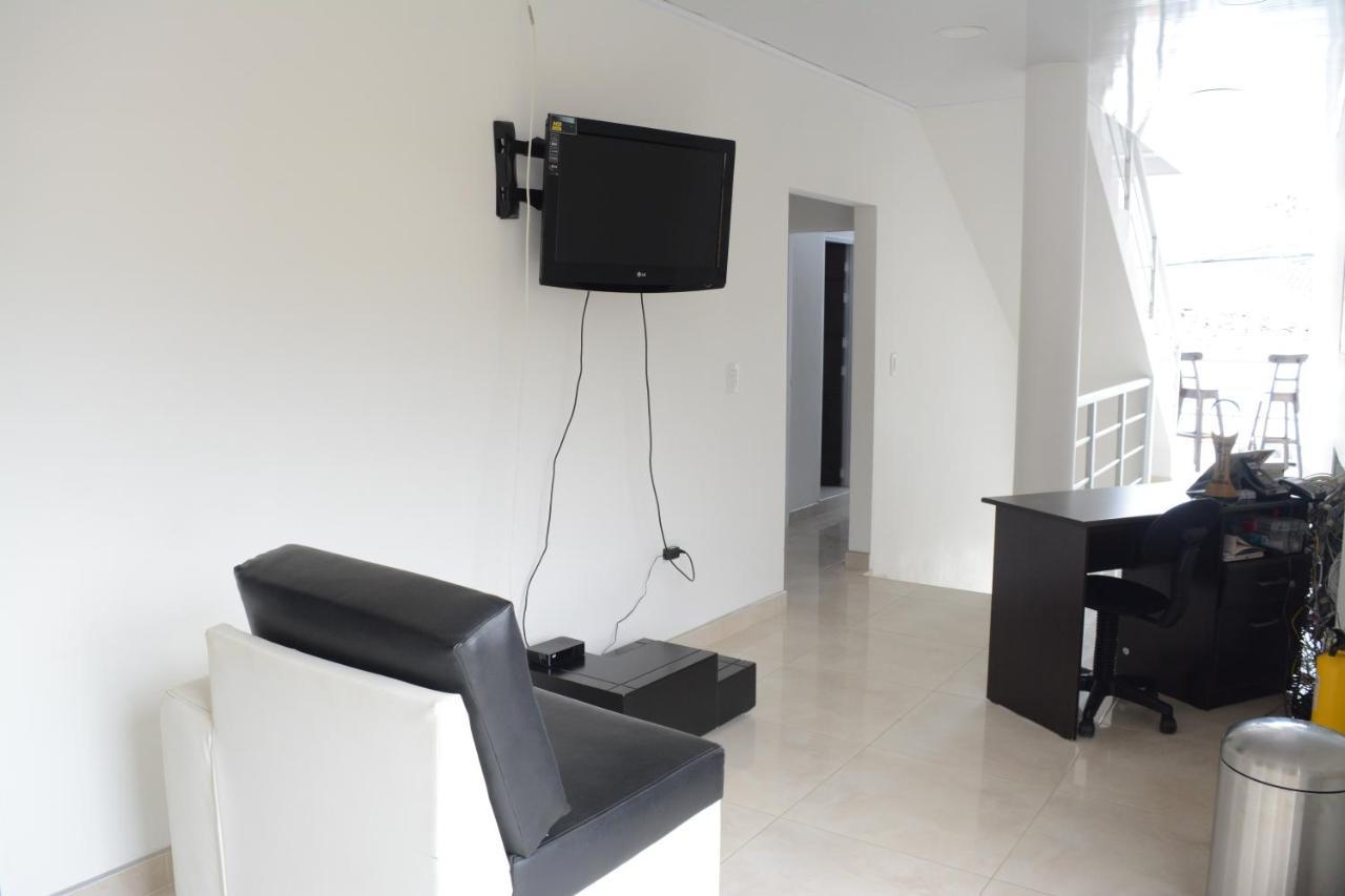 Hotel Brisas Del Norte Roldanillo Екстериор снимка