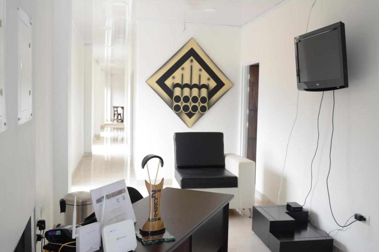 Hotel Brisas Del Norte Roldanillo Екстериор снимка