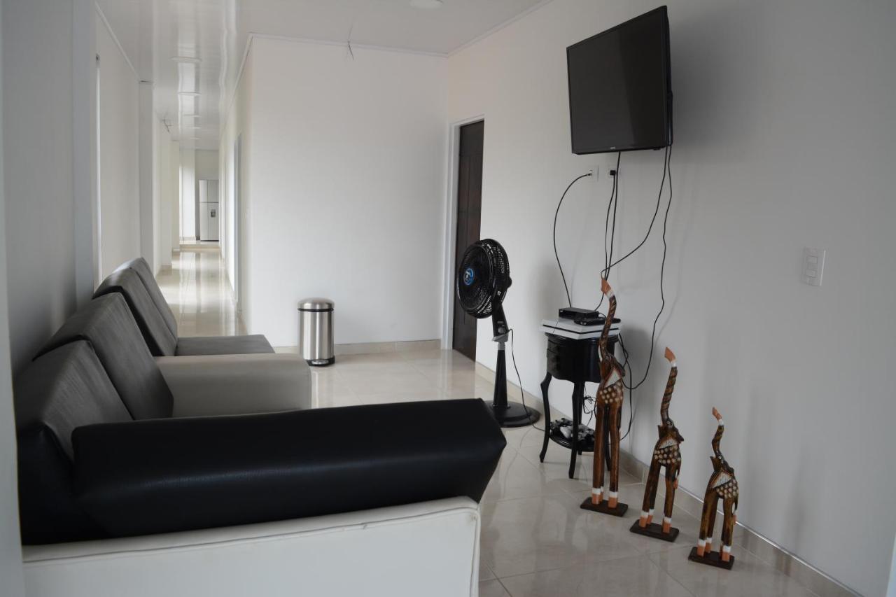 Hotel Brisas Del Norte Roldanillo Екстериор снимка