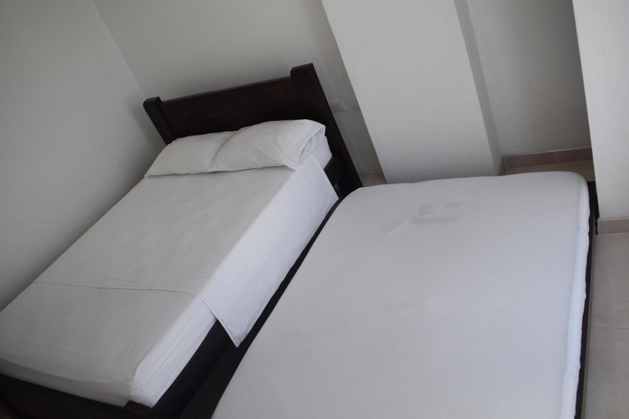 Hotel Brisas Del Norte Roldanillo Екстериор снимка